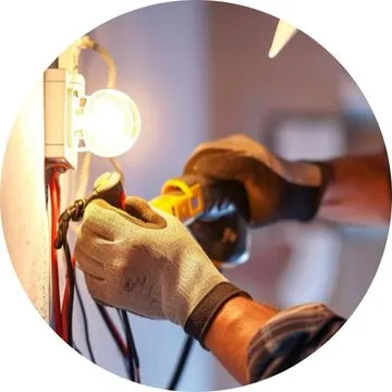 O que faz um Eletricista em Dourados MS e por que contratar um profissional qualificado como o eletricista24hspertodemim.com.br