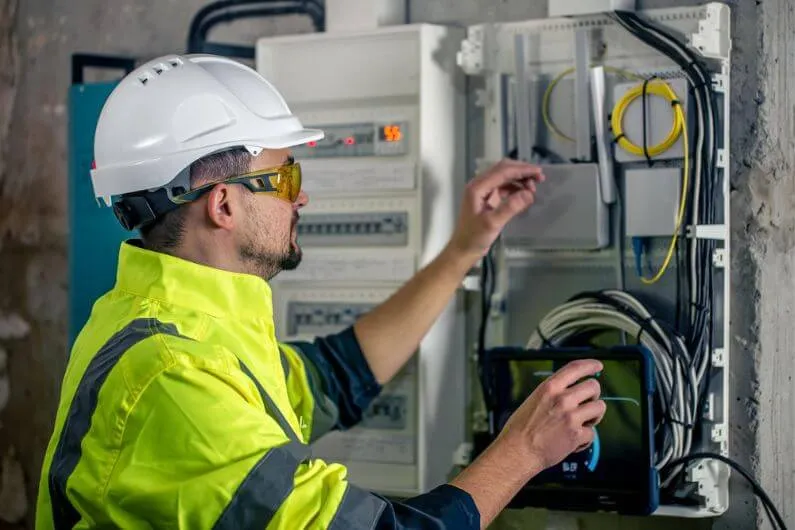 Eletricista 24 Horas Perto de Mim em {cidade}